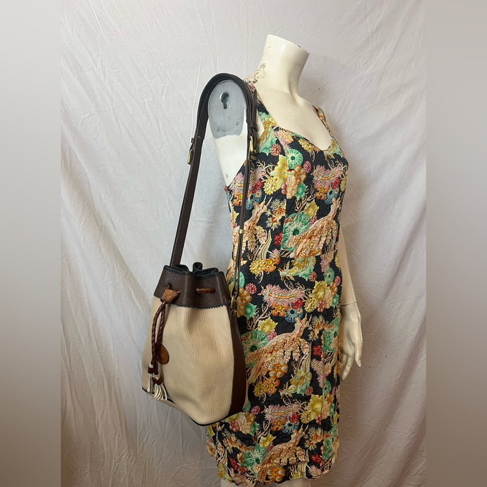 Cool! Dooney & Bourke brown leather bucket bag